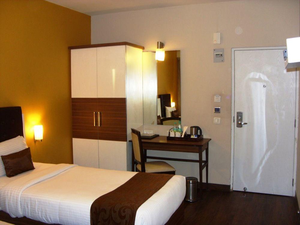 Mango Hotels, Samed Agra Агра Екстериор снимка